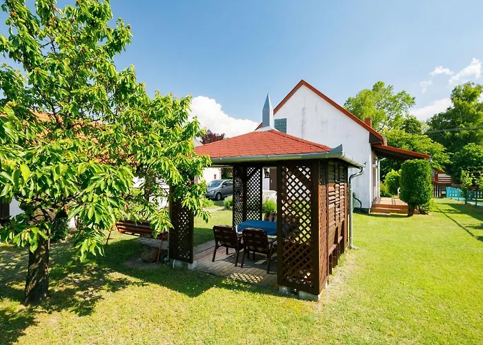 Dom wakacyjny Pergola By Interhome Balatonmáriafürdő